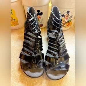 JBU Women’s Sz 10 Black Strappy Gladiator Sandals Shoes Heels Side Zip Heeled